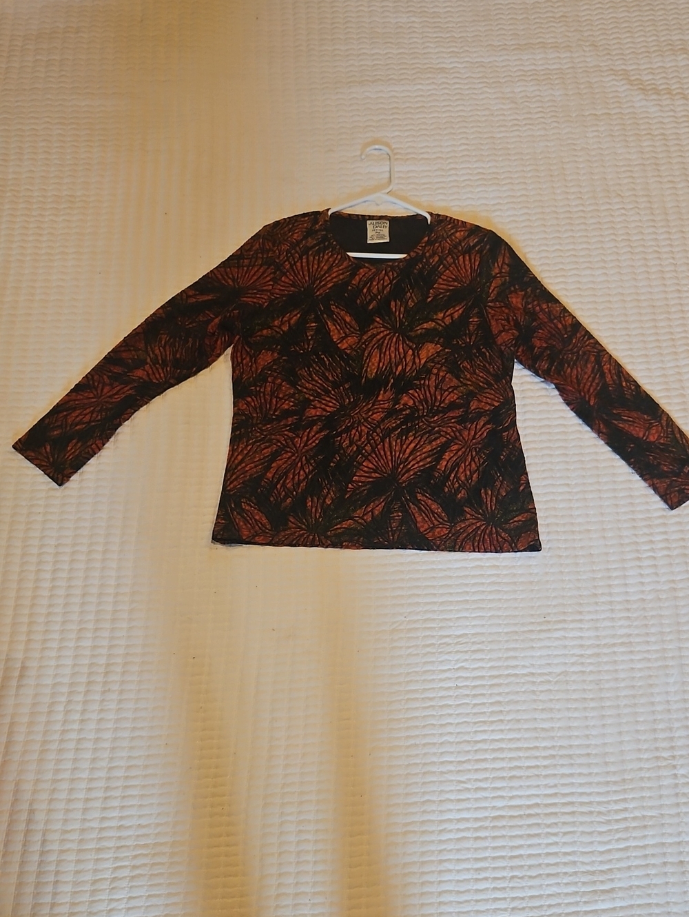 Allison Daley Long-Sleeve Floral Print Top in Rust and Black
